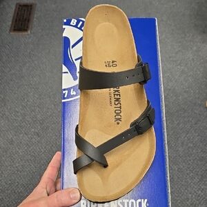 Birkenstock Men's Black and Tan Sandals